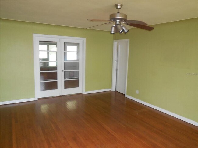 819 40th Ave N in St. Petersburg, FL - Building Photo - Building Photo