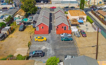 8806 Beach St in Los Angeles, CA - Building Photo - Building Photo