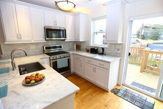 237 16th St SE in Washington, DC - Building Photo - Building Photo