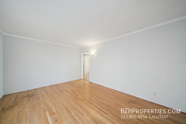 1406 N Mansfield Ave in Los Angeles, CA - Building Photo - Building Photo