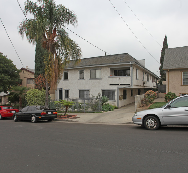 4208 Clayton Ave in Los Angeles, CA - Foto de edificio