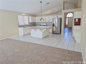 5425 Thomaston Ct in Las Vegas, NV - Foto de edificio - Building Photo