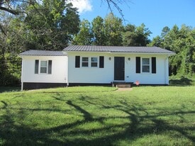 2301 US-52 in Pinnacle, NC - Building Photo