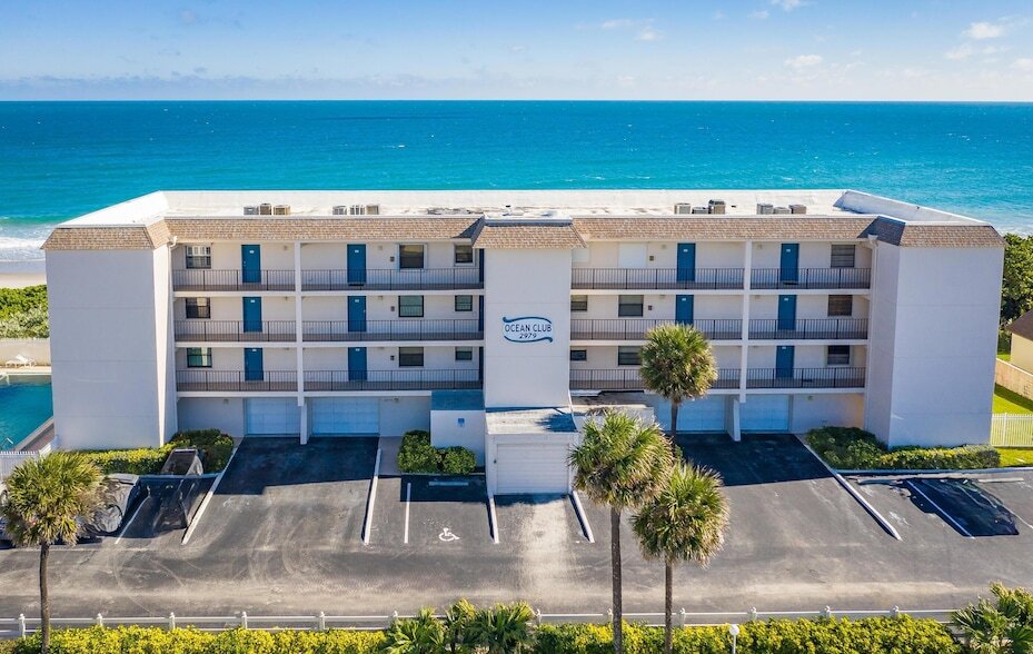 2975 Jimmy Buffett Mem Hwy, Unit 112 in Melbourne Beach, FL - Building Photo
