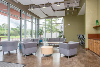 Mid City Gardens in Baton Rouge, LA - Building Photo - Lobby