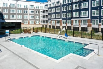 Fairfield The Wel At Lindenhurst in Lindenhurst, NY - Foto de edificio - Building Photo