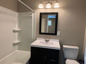 5653 Indianola Ave in Indianapolis, IN - Building Photo - Building Photo