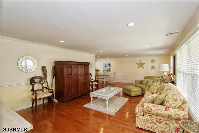 15 N Gladstone Ave in Margate City, NJ - Building Photo - Building Photo