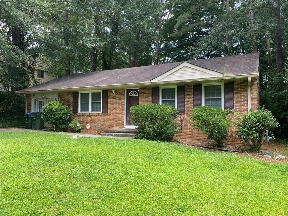 3817 Captain Dr in Chamblee, GA - Building Photo