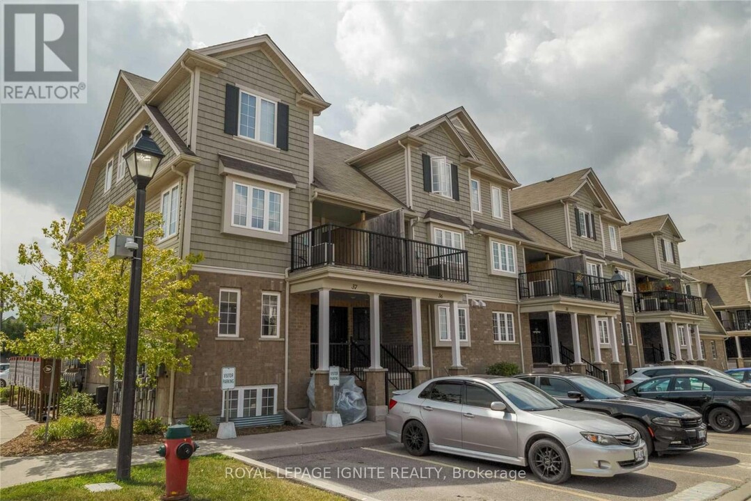 15-315 Carere Crescent in Guelph, ON - Building Photo