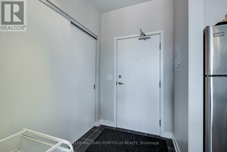 400 Wellington St W in Toronto, ON - Building Photo - Building Photo