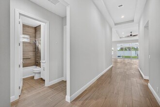 9901 Regency Wy in Palm Beach Gardens, FL - Building Photo - Building Photo