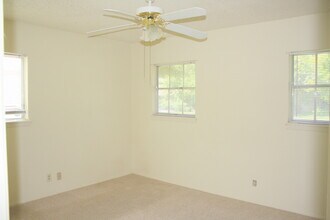 8101 Stillwood Ln in Austin, TX - Building Photo - Building Photo