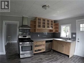 14293 Trafalgar Rd in Halton Hills, ON - Building Photo - Building Photo