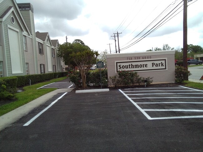 Southmore Park Apartments