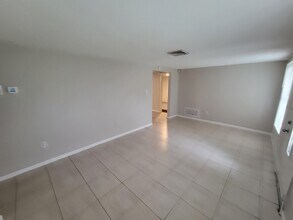 7914 Wallaba Ln in New Port Richey, FL - Building Photo - Building Photo
