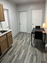 207 S Mill St Apt 2, Unit APT 1 in Clio, MI - Foto de edificio - Building Photo