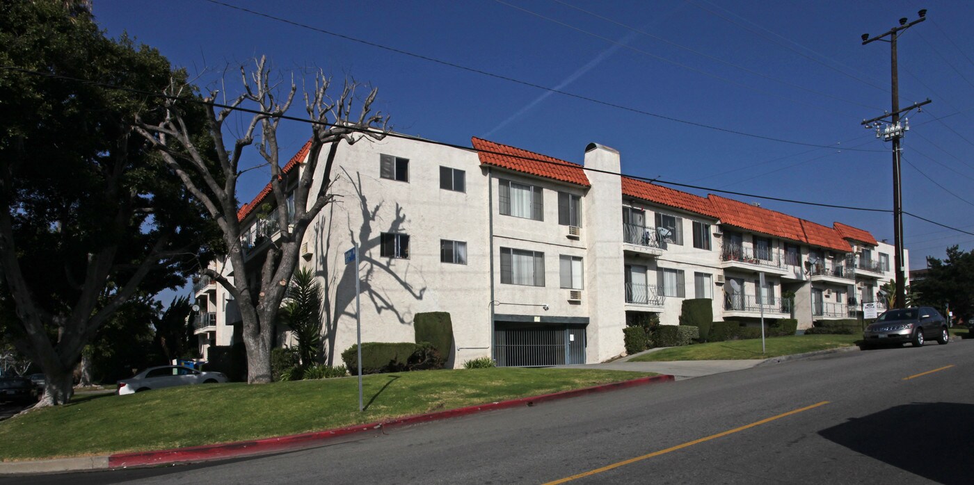 11081 ROSE Ave in Los Angeles, CA - Foto de edificio