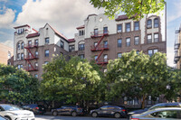 The Cherry Blossom Building in Brooklyn, NY - Foto de edificio - Building Photo