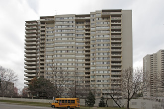 Obelisk I in Mississauga, ON - Building Photo - Building Photo