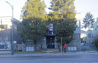 Churchill Apartments in Vancouver, BC - Building Photo - Building Photo