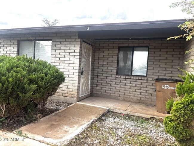 2135 Hohokam Dr-Unit -C in Douglas, AZ - Building Photo - Building Photo