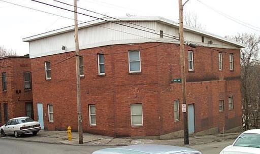 166 E Main St in Uniontown, PA - Building Photo - Building Photo