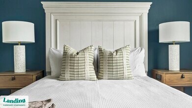 11010 Northlake Landing Dr in Charlotte, NC - Foto de edificio - Building Photo