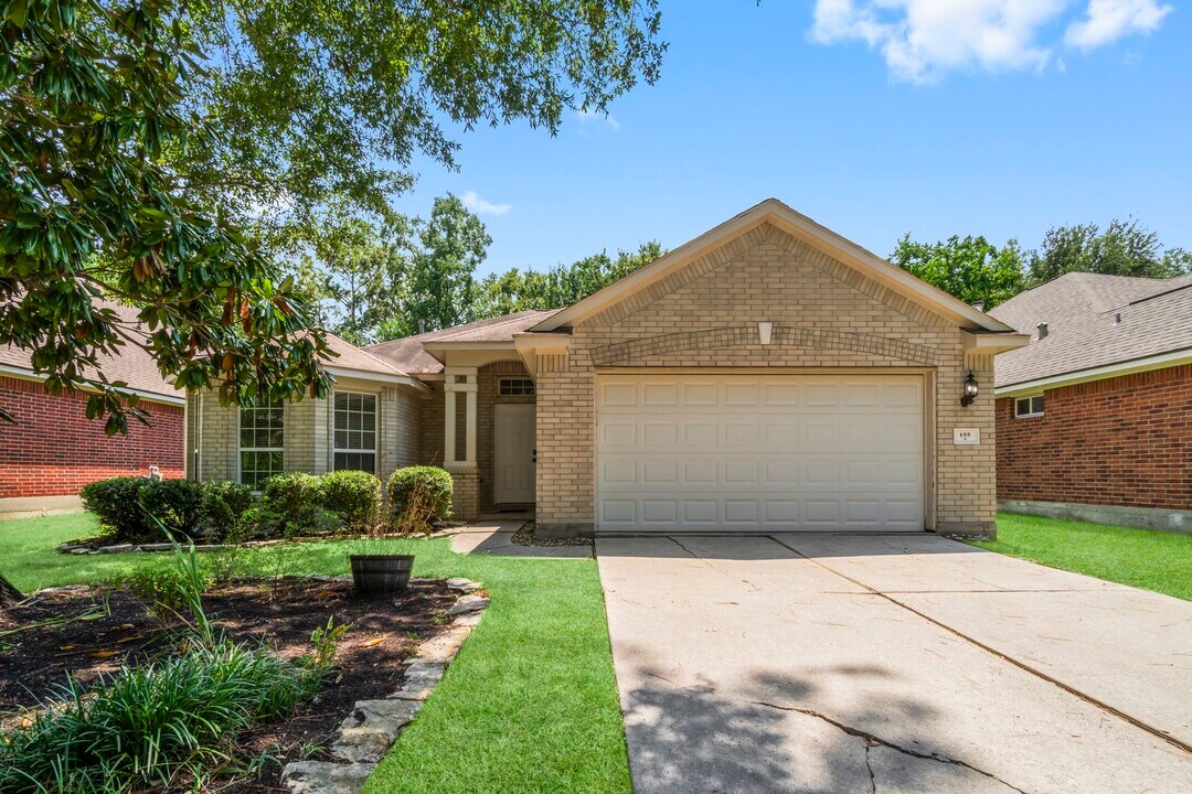 155 Fairwind Trail Dr in Conroe, TX - Building Photo