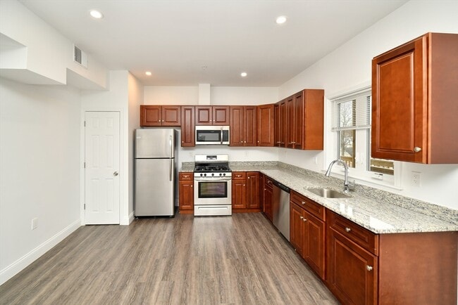 55 Dale St in Boston, MA - Building Photo - Building Photo