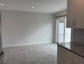 78 Mountain Rd in Burlington, MA - Building Photo - Building Photo