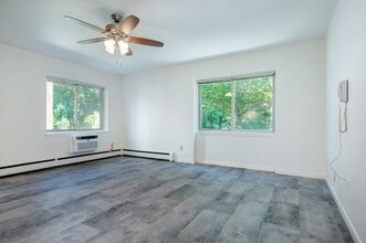 Parkview Apartments in Madison, WI - Foto de edificio - Interior Photo