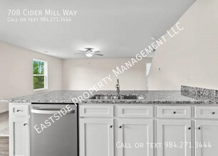 708 Cider Ml Wy in Zebulon, NC - Building Photo - Building Photo