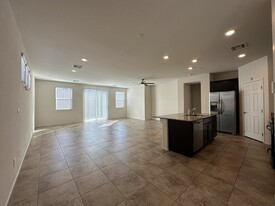 1298 Luna del Oro Ln in Henderson, NV - Foto de edificio - Building Photo