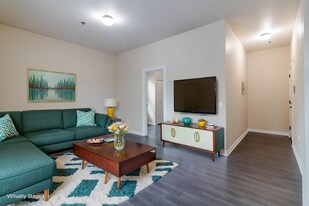 The Victorian Apartments in Portland, OR - Building Photo