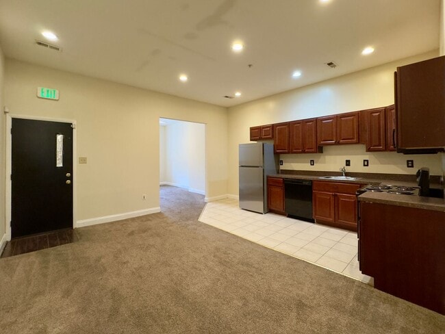 2227 St Paul St in Baltimore, MD - Building Photo - Building Photo