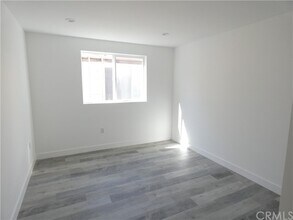 12648 Oxnard St in Los Angeles, CA - Building Photo - Building Photo