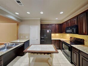 1020 Texas St-Unit -3104 in Fort Worth, TX - Foto de edificio - Building Photo