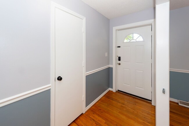 109 Runnymede Ln in Summerville, SC - Building Photo - Building Photo