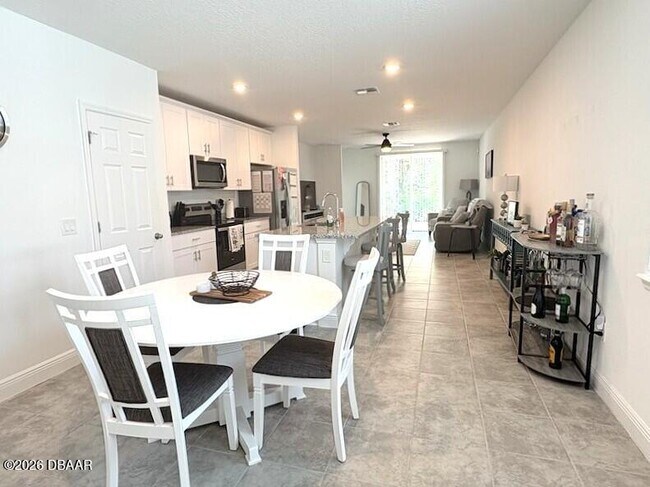 166 Pitching Wedge Dr in Daytona Beach, FL - Building Photo - Building Photo