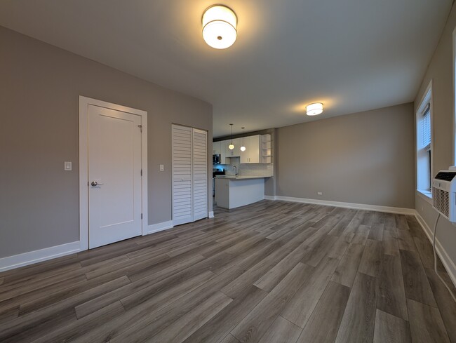 3943 N Janssen Ave, Unit s2 in Chicago, IL - Building Photo - Building Photo