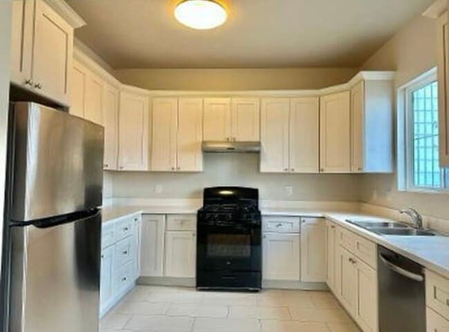 property at 432 Capitol Ave