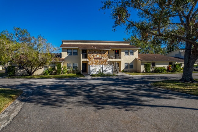 Outlook Village Apartments in Pinellas Park, FL - Building Photo - Building Photo