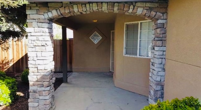 5904 Pine Canyon Dr, Unit A01 in Bakersfield, CA - Building Photo - Building Photo