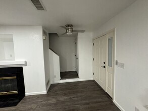 1338 S Danube Ct in Aurora, CO - Building Photo - Building Photo