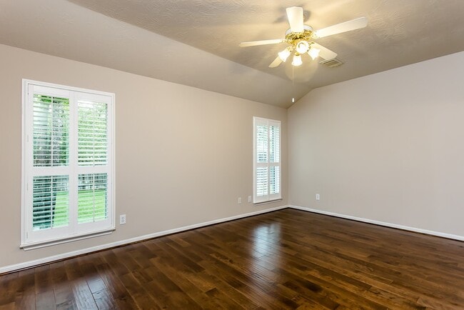 property at 11 Fair Light Ct