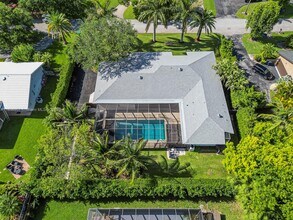 7800 SW 181st Terrace in Palmetto Bay, FL - Building Photo - Building Photo