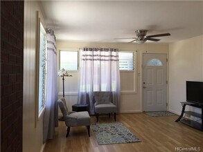1203 Hele St, Unit Upstairs in Kailua, HI - Building Photo - Building Photo