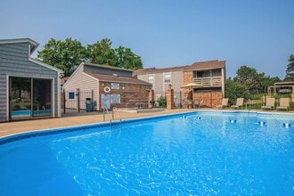 Ramsgate Apartments and Townhomes in Olathe, KS - Foto de edificio - Building Photo