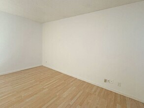 5648 Madison Ave in Sacramento, CA - Building Photo - Building Photo